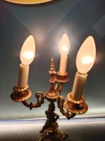 Clásica Lampara de mesa, mesilla, bronce, 3 brazos 38x20 cm - Imagen 7