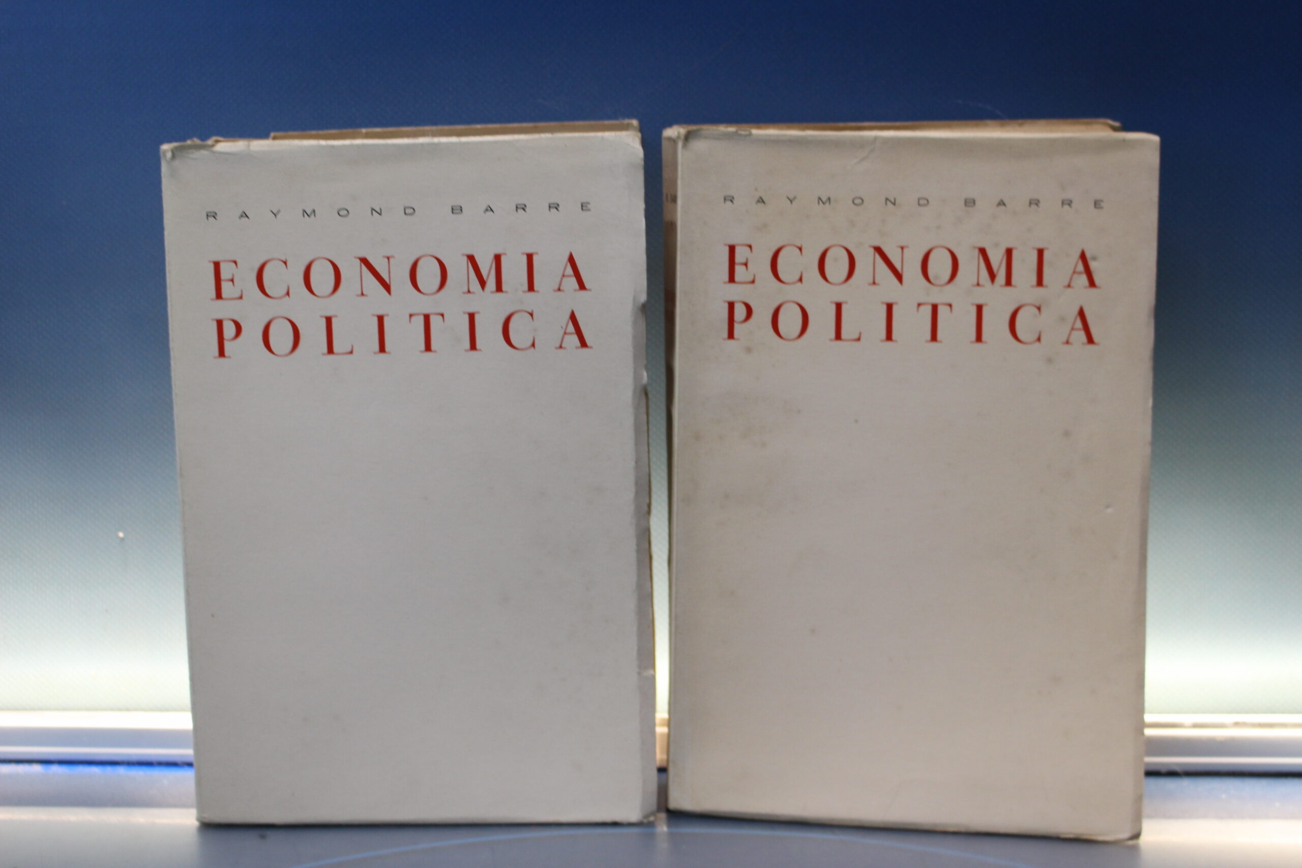 Economía Política. Raymond Barre. Ed, Ariel, 1967.