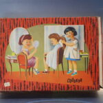01. Coqueta, para tu muñeca. Caja con productos de tocador de juguete. Años 60.