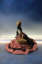 01. Antigua muñeca celuloide traje regional de Niza, Francia. - Imagen 4