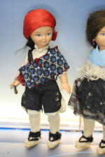 15. Pareja de antiguas muñecas con traje regional maño. Años 60. - Imagen 6