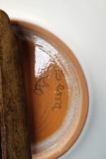 Preciosa fuente de cerámica artística firmada Serra. - Imagen 5