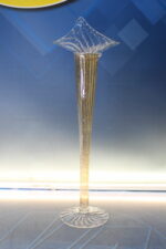 Bonito jarrón, violetero estilo jarrón de lirio de Murano. Flor de cala. - Imagen 4