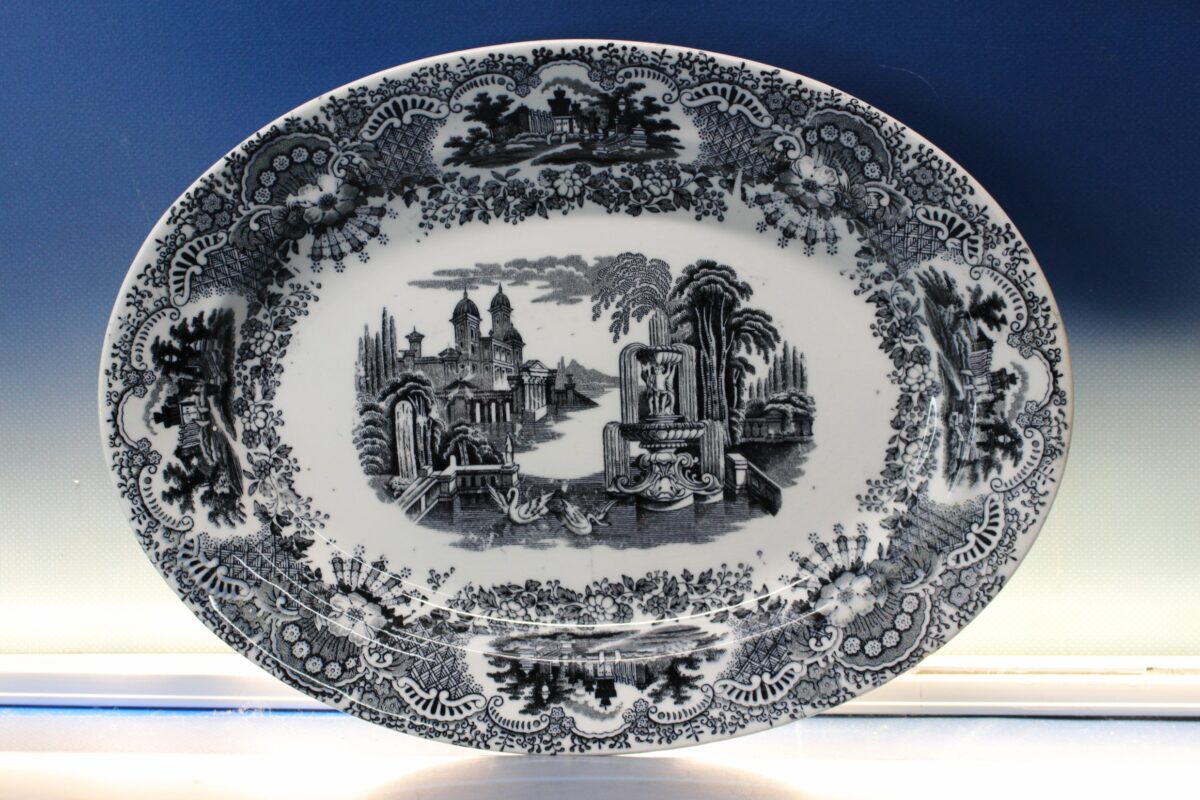 IMG_8105 Bandeja, fuente Pickman S.A. La Cartuja de Sevilla. s.XIX. - Imagen 1