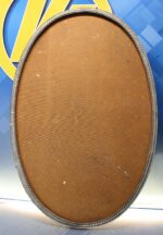 2 marcos ovalados grandes de metal plateado repujado. - Imagen 11