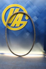 2 marcos ovalados grandes de metal plateado repujado. - Imagen 10