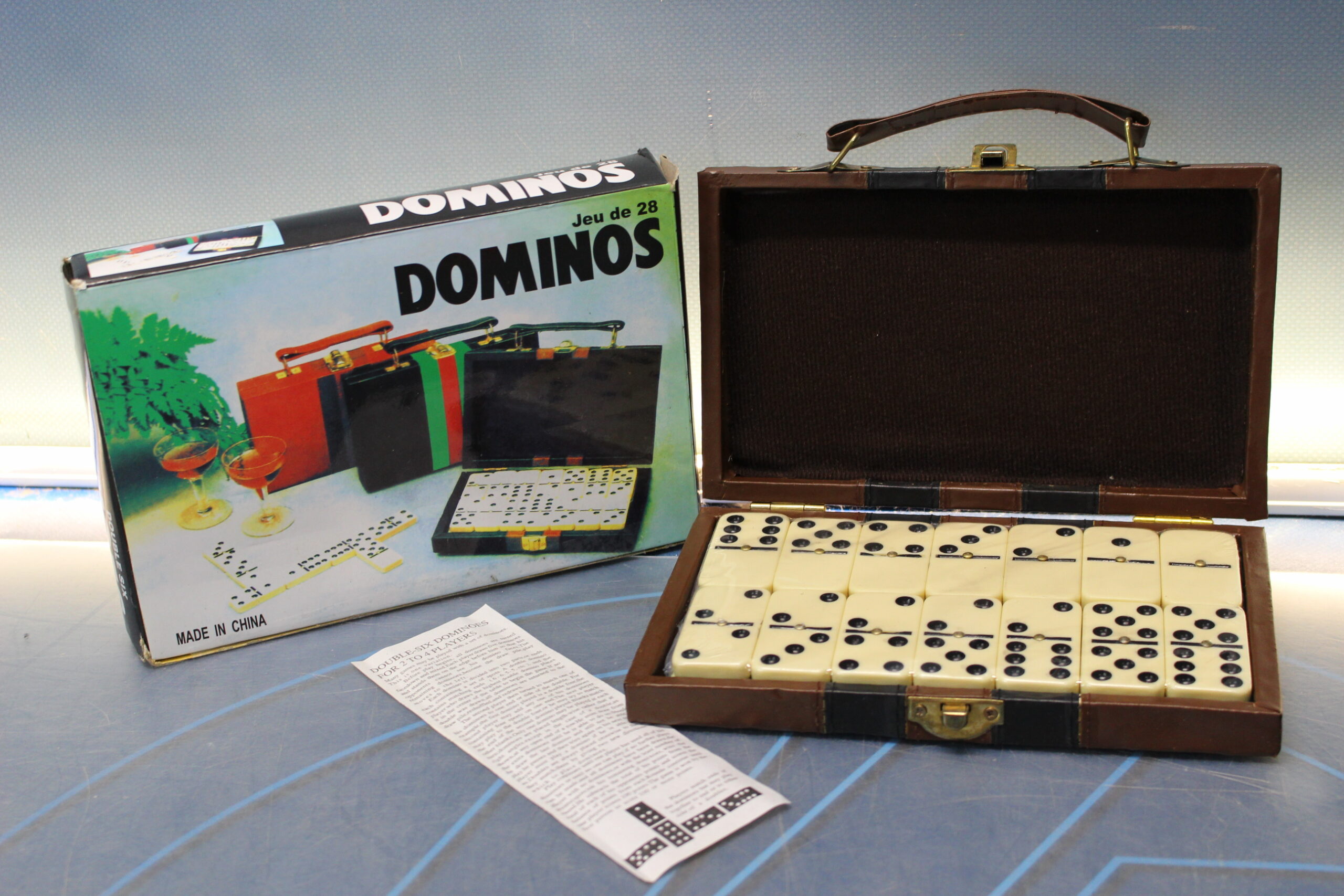 Dominó, Dominos. Sin estrenar.