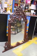 Gran espejo en madera tallada. - Imagen 4