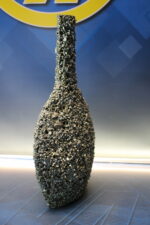 Jarrón escultura. Encaje de metal soldado con piedrecitas. - Imagen 6