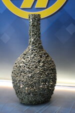 Jarrón escultura. Encaje de metal soldado con piedrecitas. - Imagen 5