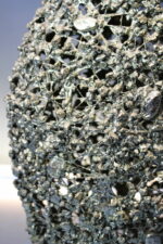 Jarrón escultura. Encaje de metal soldado con piedrecitas. - Imagen 4