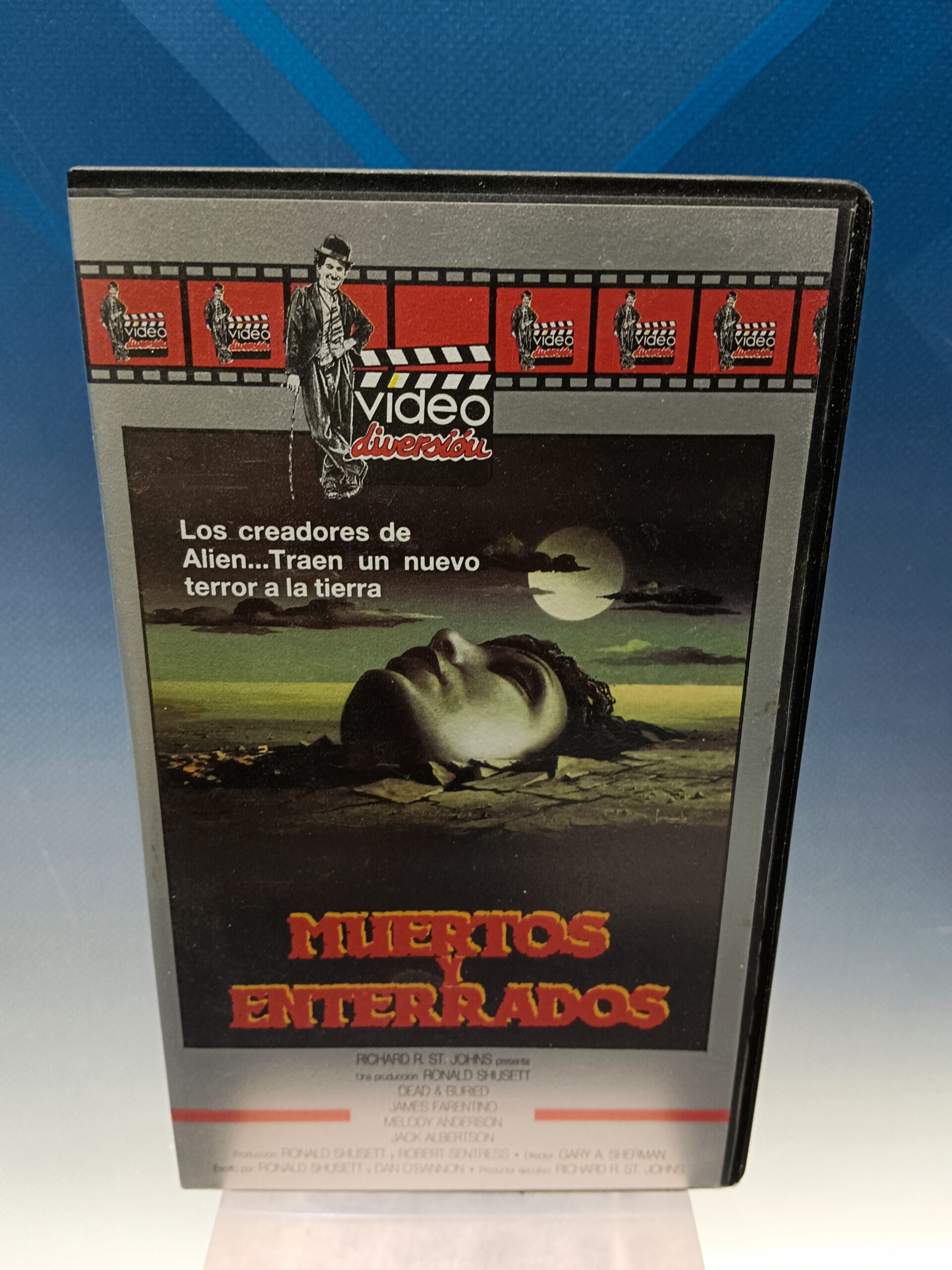 Película en VHS muertos y enterrados