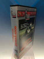 Película en VHS muertos y enterrados - Imagen 2