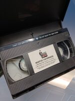 Película en VHS muertos y enterrados - Imagen 4