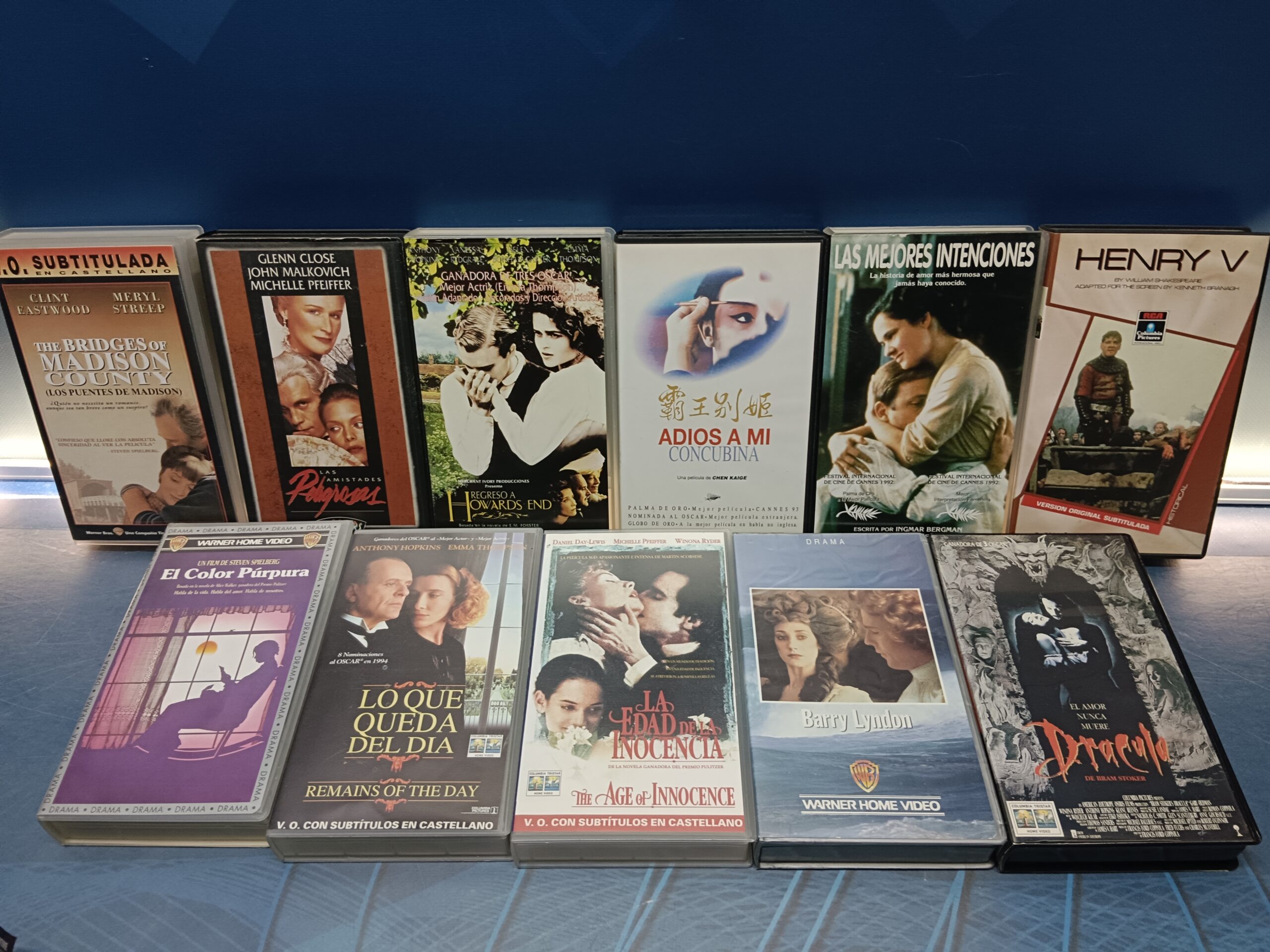 Lote 11 VHS dramas, El color purpura, Barry lyndon, Dracula, La edad de la inocencia, Amistades peligrosas y mas