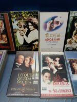 Lote 11 VHS dramas, El color purpura, Barry lyndon, Dracula, La edad de la inocencia, Amistades peligrosas y mas - Imagen 3