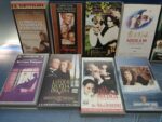 Lote 11 VHS dramas, El color purpura, Barry lyndon, Dracula, La edad de la inocencia, Amistades peligrosas y mas - Imagen 5