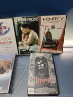 Lote 11 VHS dramas, El color purpura, Barry lyndon, Dracula, La edad de la inocencia, Amistades peligrosas y mas - Imagen 6