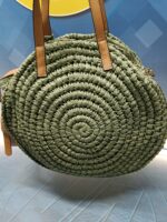 Bolso redondo poliéster de color verde en perfecto estado - Imagen 10