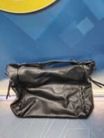 Bolso de piel negro usado pero en perfecto estado