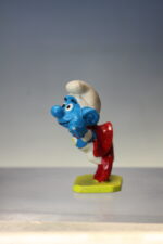 Los Pitufos: SuperPitufo Superman. Figura de PVC. Sin marca, bootleg, vintage. - Imagen 4