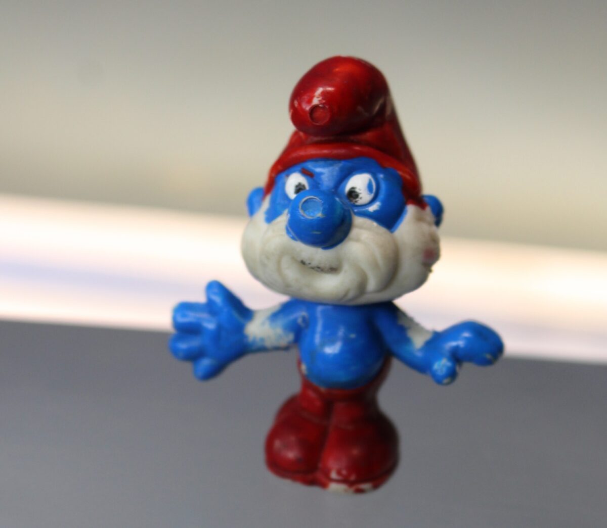 IMG_8825 Los Pitufos: Papá Pitufo, Papapitufo. Figura de PVC. Sin marca, bootleg, vintage. - Imagen 1