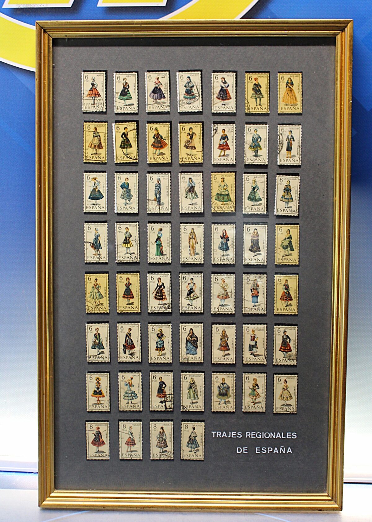 IMG_9254 Cuadro: Sellos colección Trajes Regionales de España, 1971. - Imagen 1