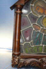 Antigua caja de luz con vidriera de la virgen María. - Imagen 5