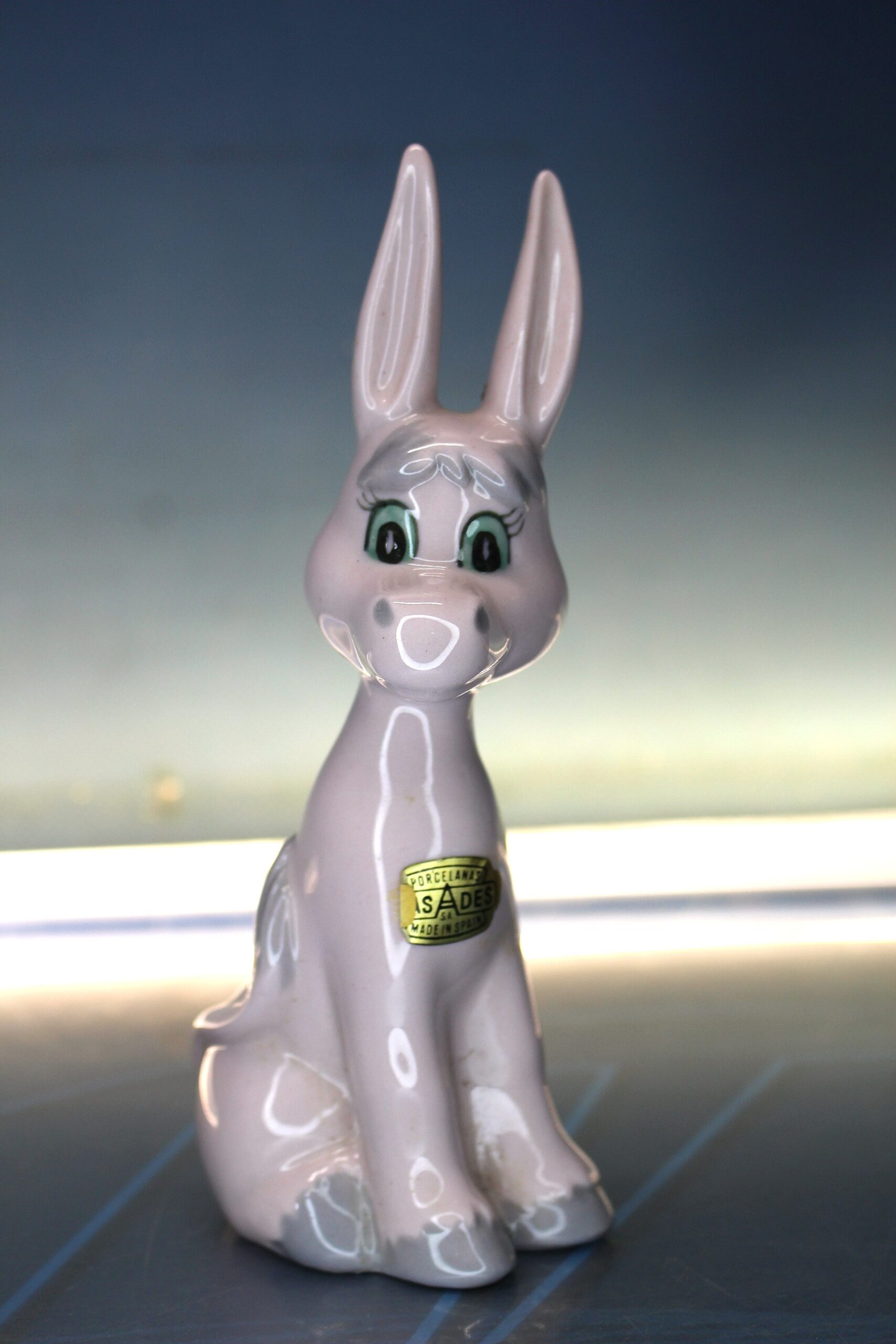 04, Porcelana Casades. Burrito monocromático rosa.