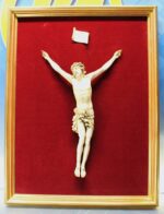 Gran escultura de Cristo crucificado en marfil estilo barroco. - Imagen 2