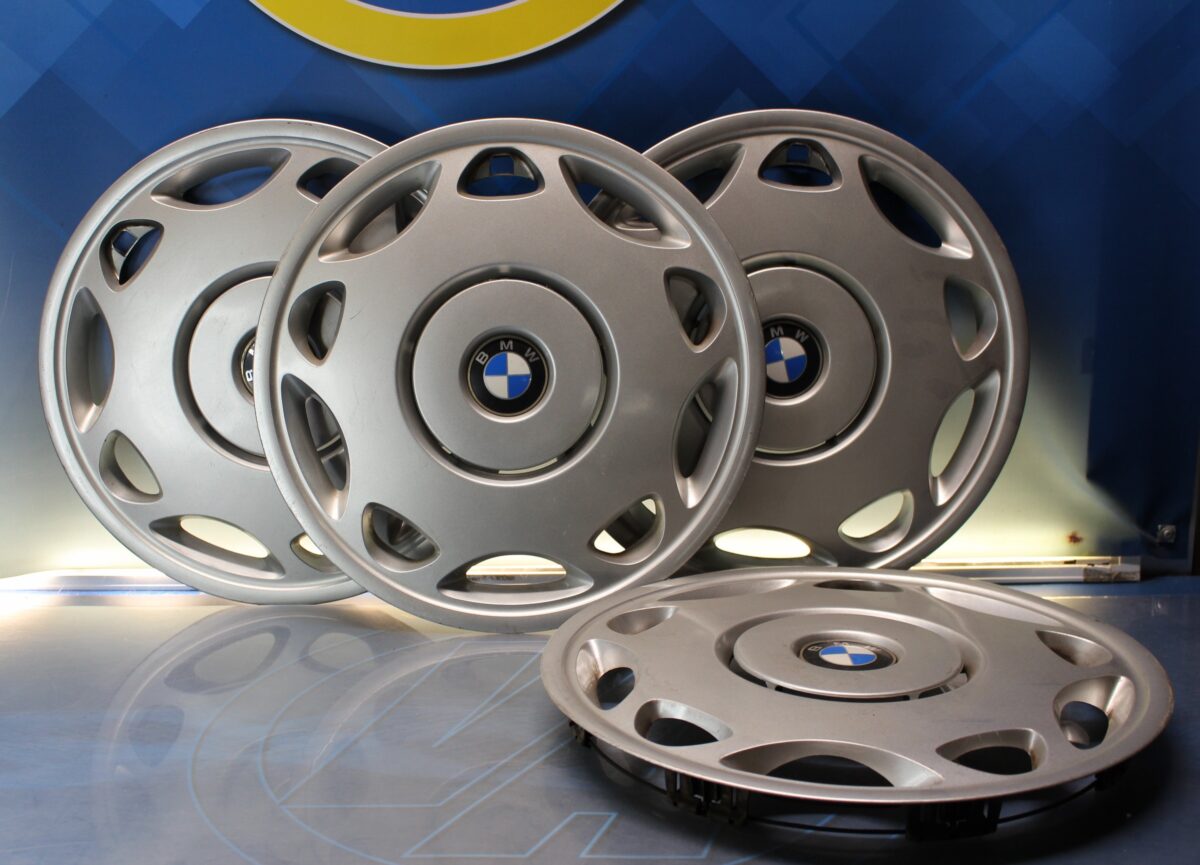IMG_9656 BMW 4 tapacubos originales. Referencia OEM: 36131180667. - Imagen 1