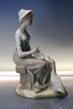 Aleccionando patos. Figura de porcelana Casades. - Imagen 2