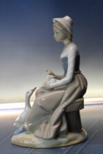 Aleccionando patos. Figura de porcelana Casades. - Imagen 4