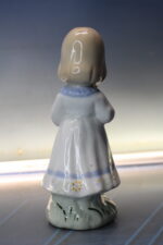 Niña. Figura de porcelana Sanbo. Vintage. - Imagen 6