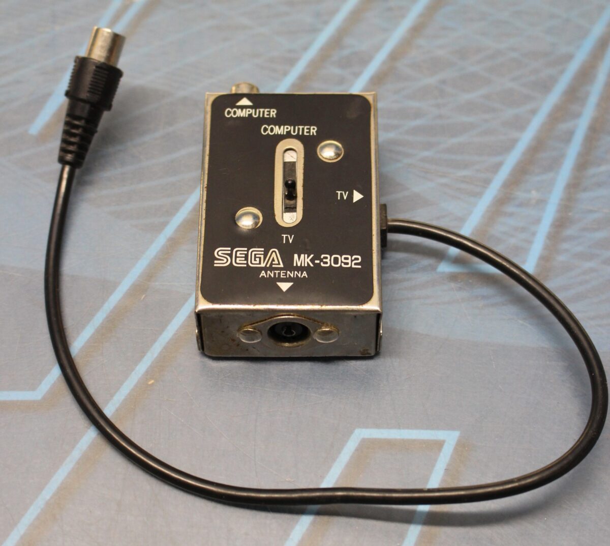 IMG_0023 Adaptador consola/televisor de Sega Master System II, MK-3092. Original. - Imagen 1