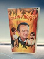 Película VHS , CASINO ROYALE, buen estado