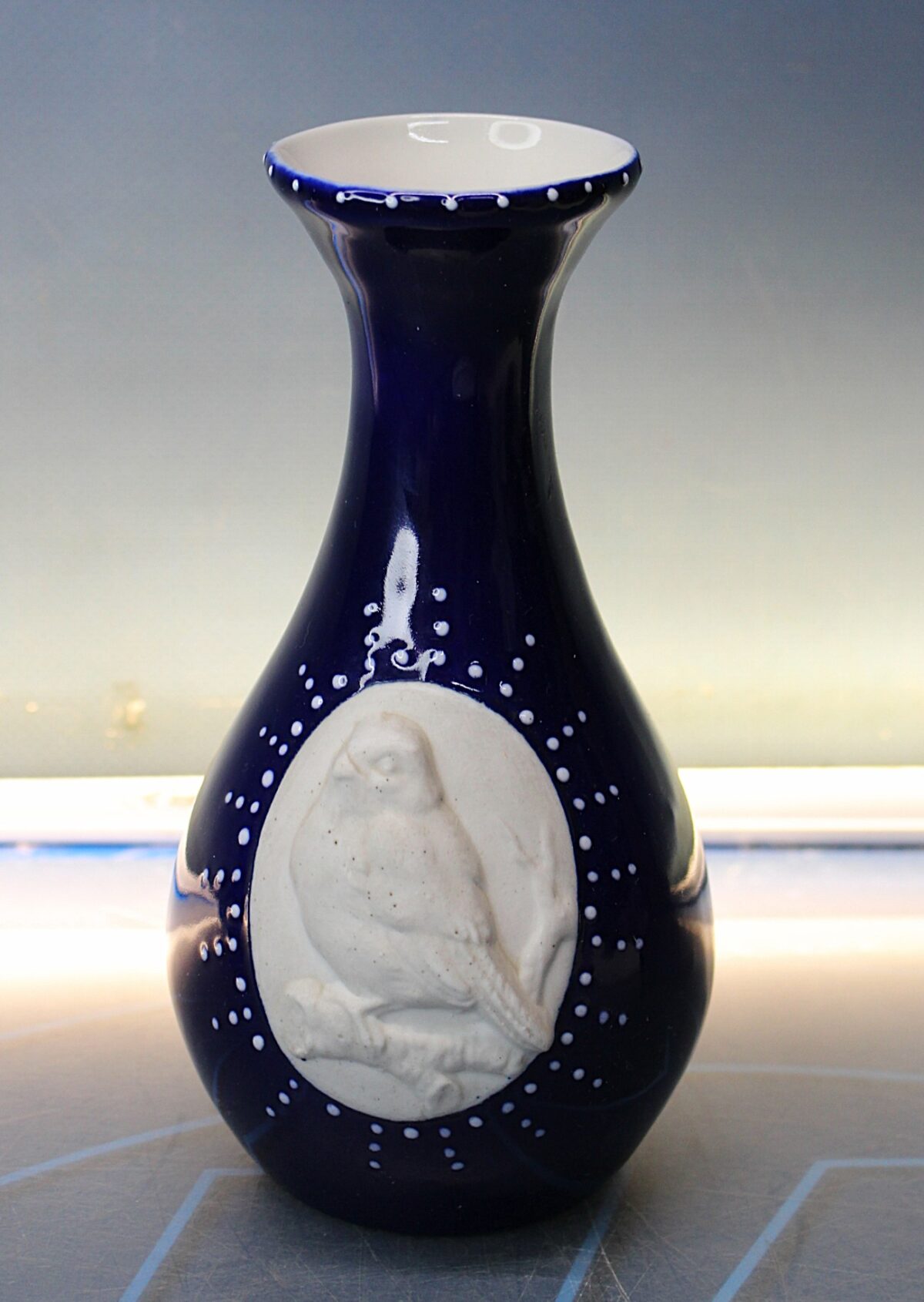 IMG_9793 Pequeño jarrón con relieve Porcegama, Valencia. Vintage. - Imagen 1