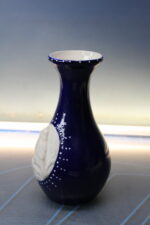 Pequeño jarrón con relieve Porcegama, Valencia. Vintage. - Imagen 4