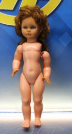 Muñeca antigua con llorón.