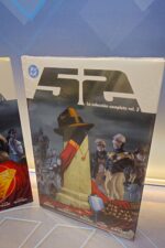 Nuevo. 52 la colección completa tomó 1 y tomo 2 Panini, DC comics - Imagen 10