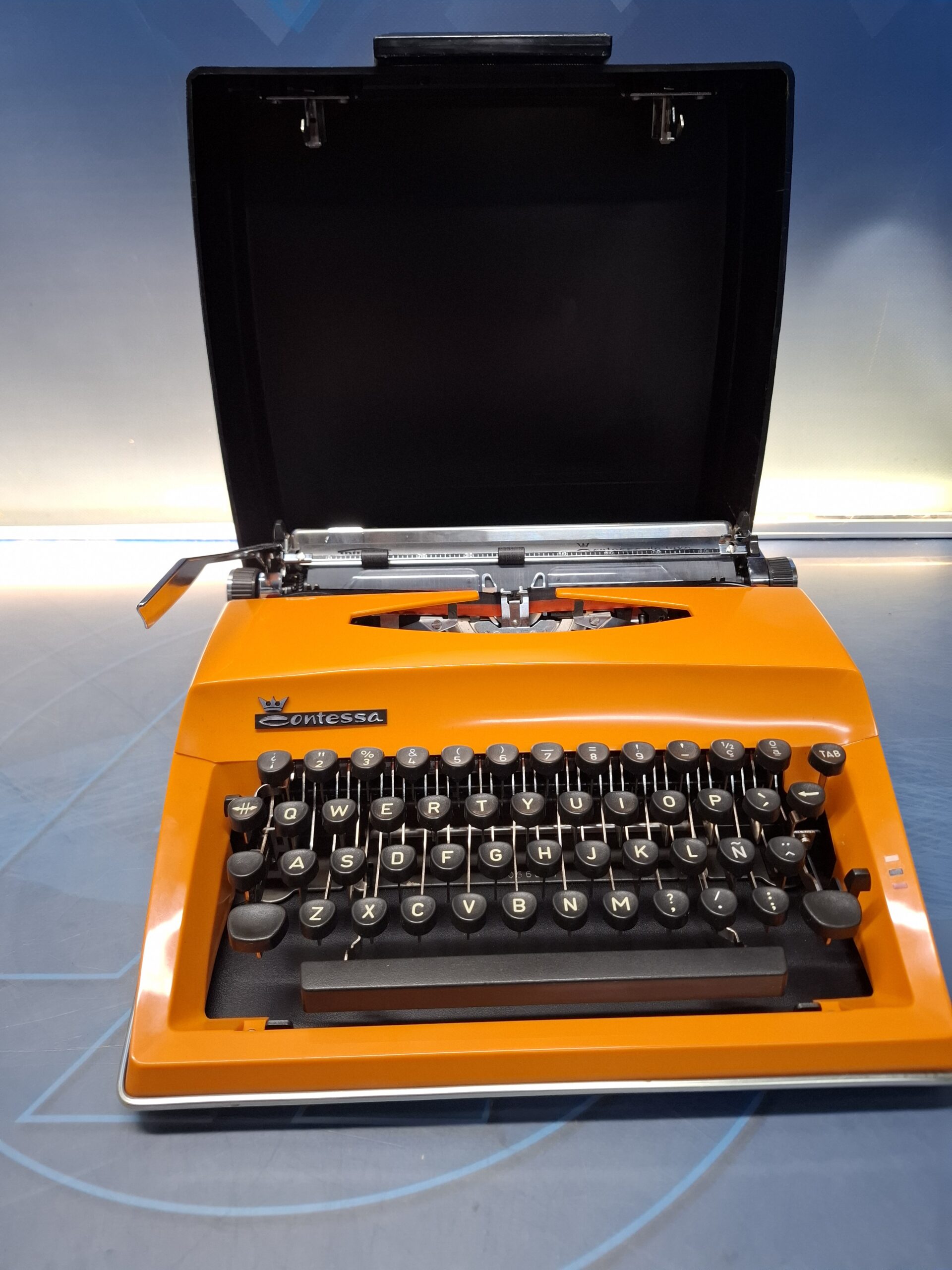 20260507_091527 Maquina de escribir, Contessa Deluxe - Imagen 1