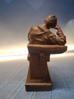 Figura de resina hombre leyendo, sujetalibros - Imagen 4