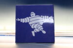 Michelín: 4 azulejos de taller sin uso. Bibendum. Cicosa. Años 70. - Imagen 2