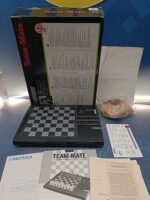 Ajedrez electrónico completo con su caja team mate kasparov saitek - Imagen 2