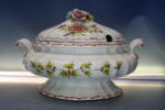 Sopera y fuente porcelana o loza Made in Italy. Pintado a mano. Vintage. - Imagen 11