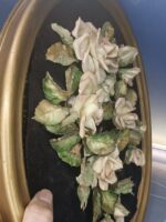 Cuadro ovalado con flores de miga o flores artesanales 44x33 cm - Imagen 5