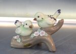 17. Porcelana Casades: Pareja de pájaros en una rama. Vintage.