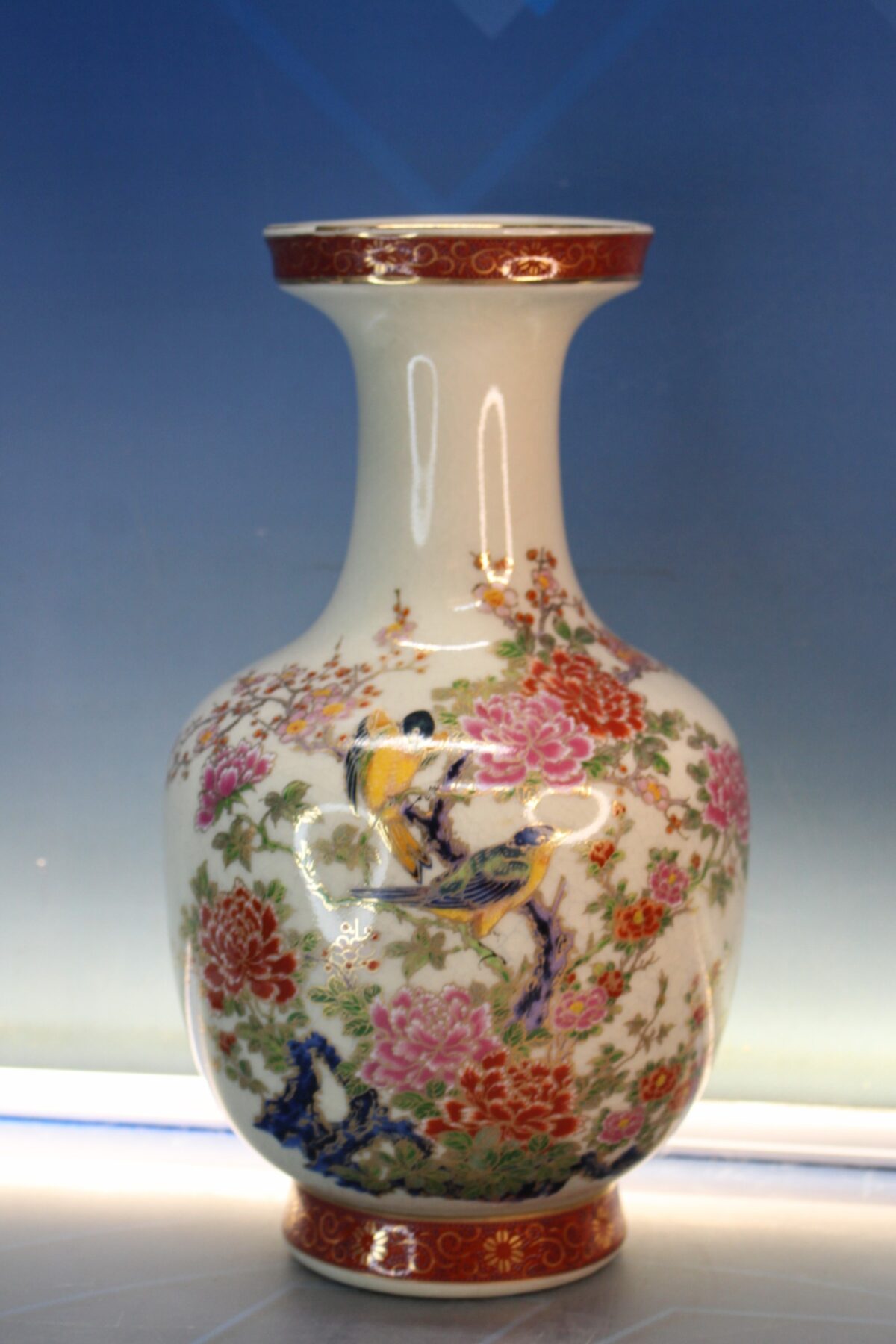 IMG_5333 21. Jarrón de porcelana con esmalte craquelado de Japón. Pintado a mano. - Imagen 1