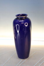 22. Jarrón de porcelana azul cobalto de Japón. Pintado a mano. - Imagen 2