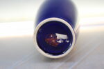 22. Jarrón de porcelana azul cobalto de Japón. Pintado a mano. - Imagen 7